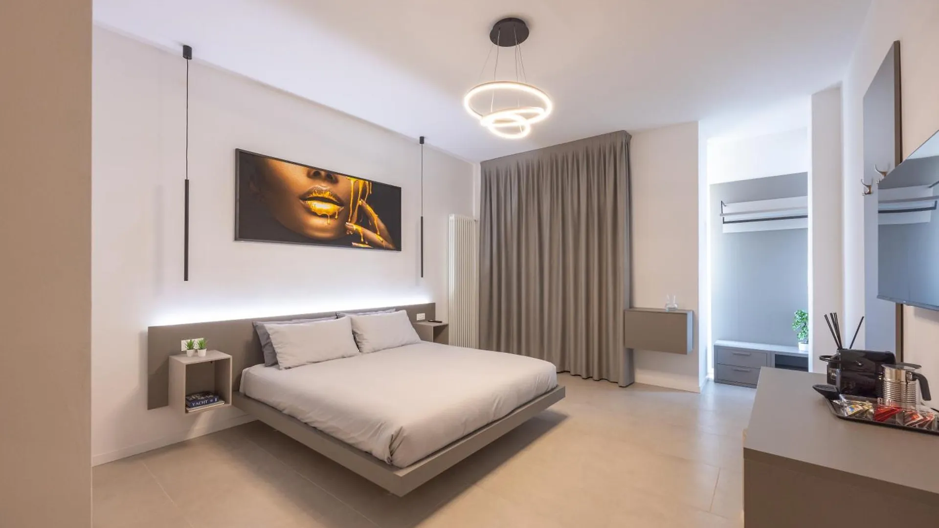 Luxury Station Suite Bologna Guest house