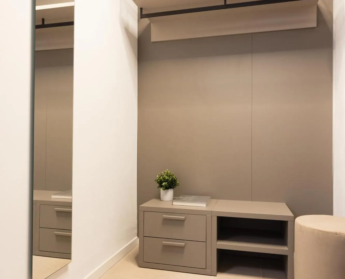 Luxury Station Suite Bologna 0*,