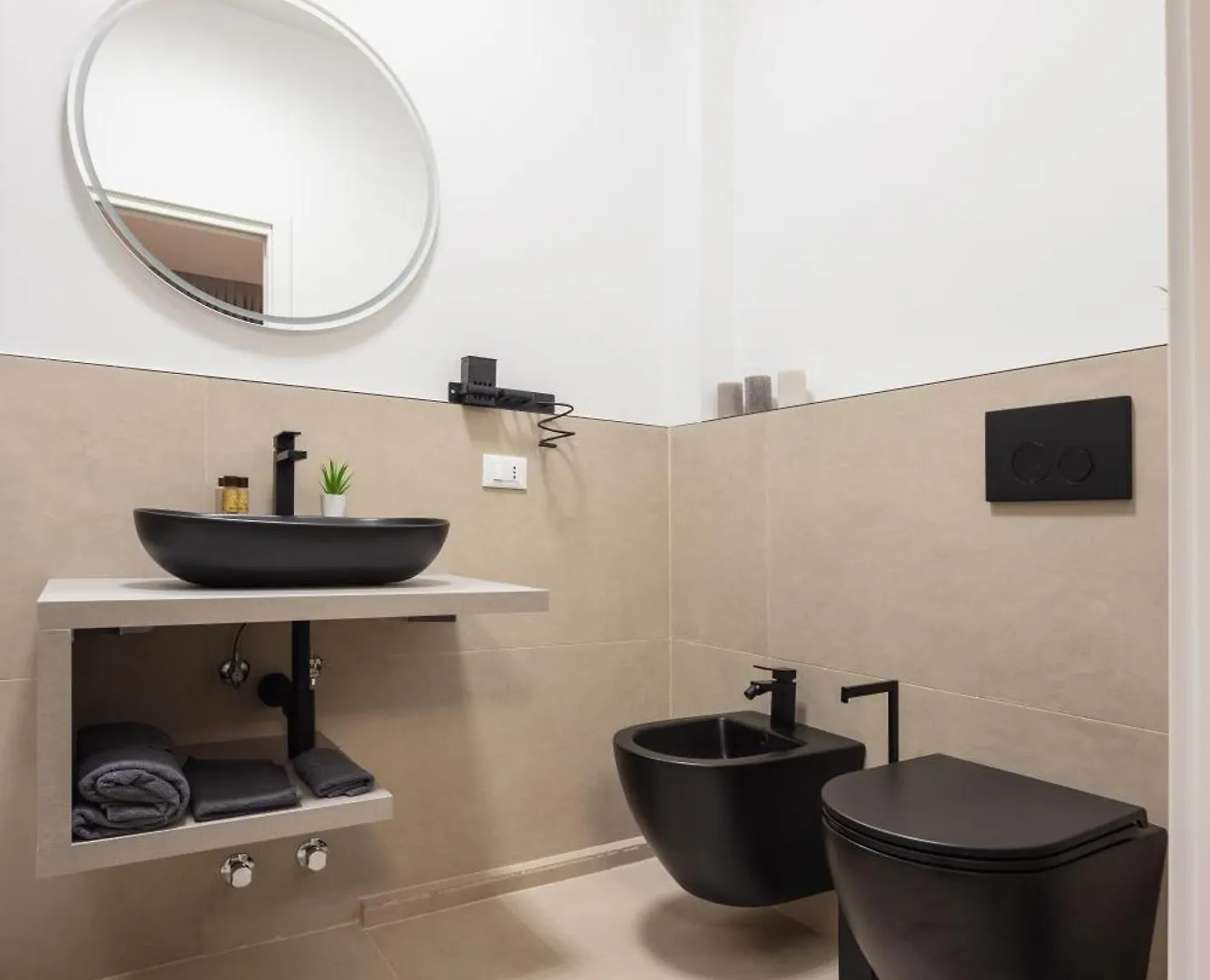 Luxury Station Suite Bologna 0*,