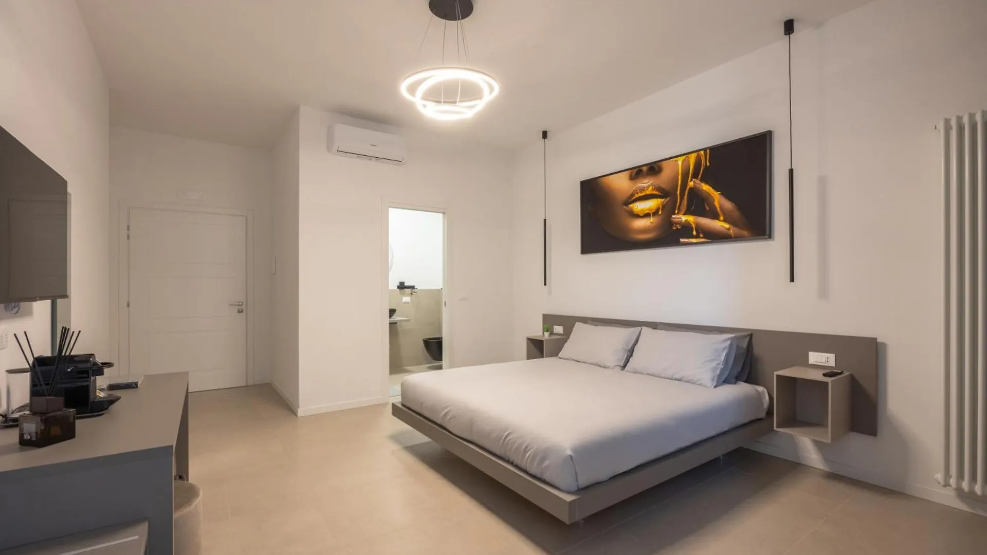 Luxury Station Suite Bologna Guest house