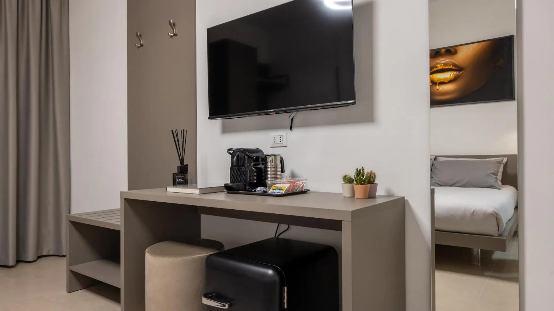 Luxury Station Suite Bologna 0*,