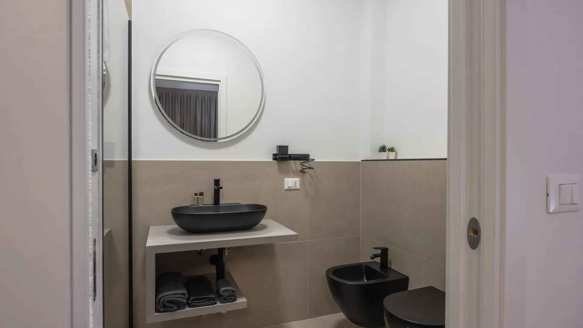 Luxury Station Suite Bologna Guest house